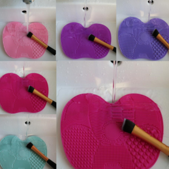 Silicone makeup brush cleaning pad image 0